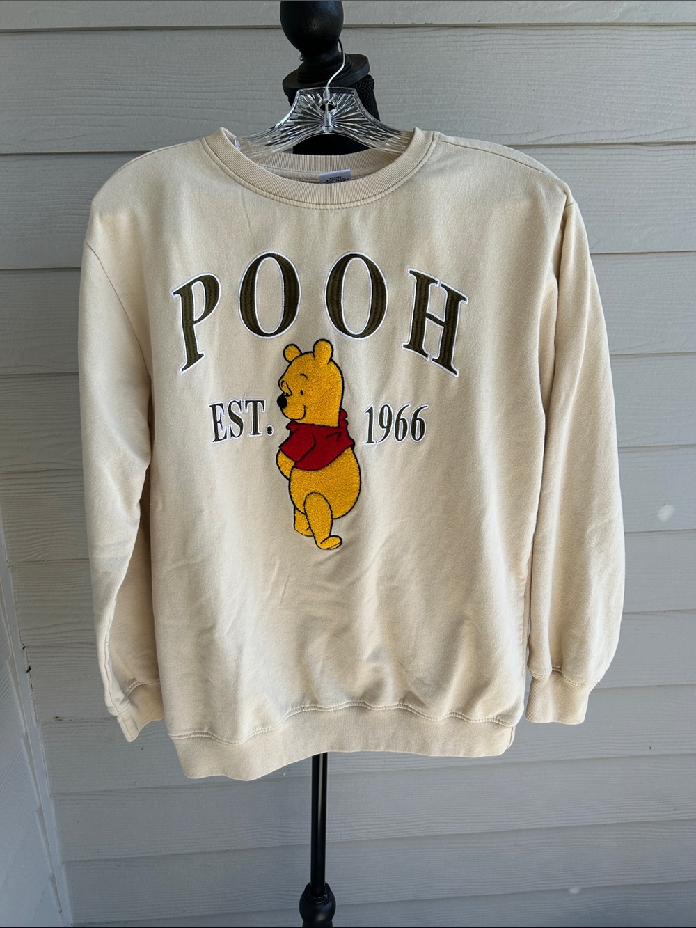 Disney Cream Pooh Crewneck Sweatshirt with Red Accent. Size Medium.